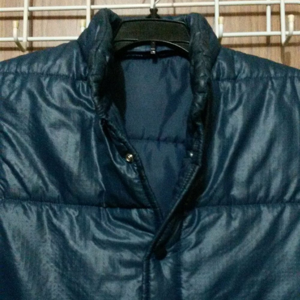 Puffed Vest With Snaps - Picture 3 of 16